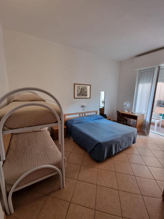 Hotel Riz Finale Ligure Exterior foto