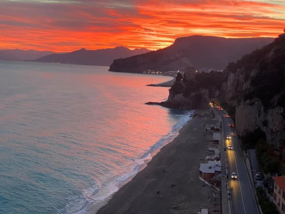 Hotel Riz Finale Ligure Exterior foto