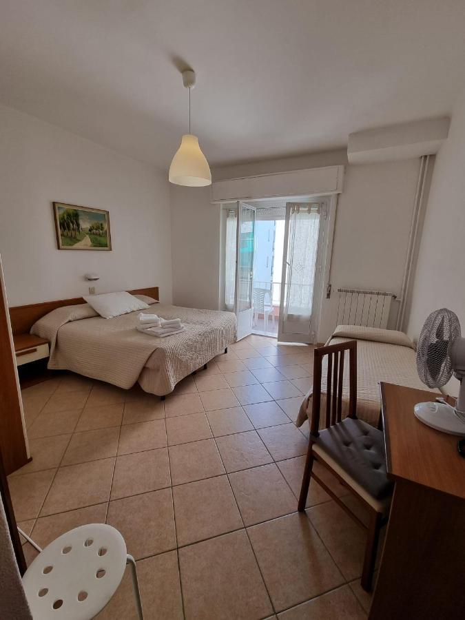 Hotel Riz Finale Ligure Exterior foto